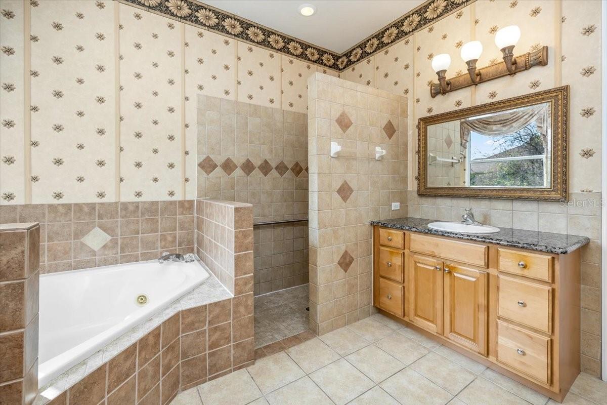 04 FAIRWAYS - Residential