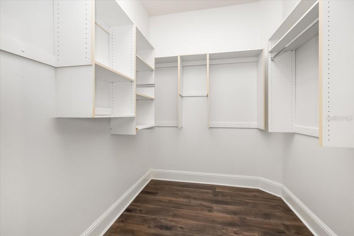 04 FAIRWAYS - Residential