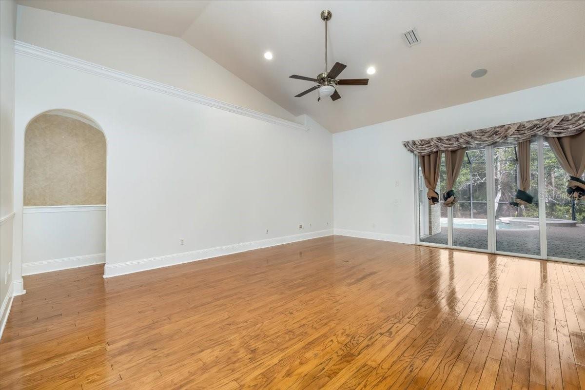 04 FAIRWAYS - Residential