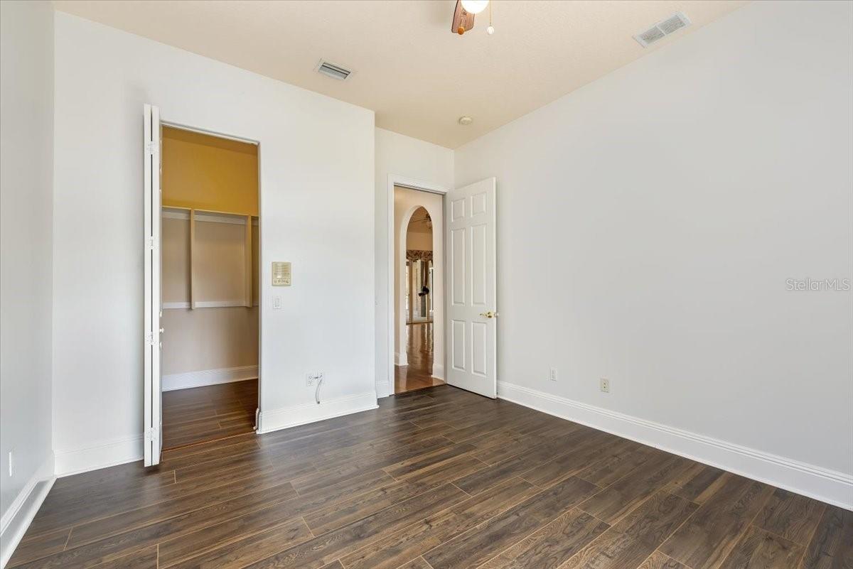 04 FAIRWAYS - Residential