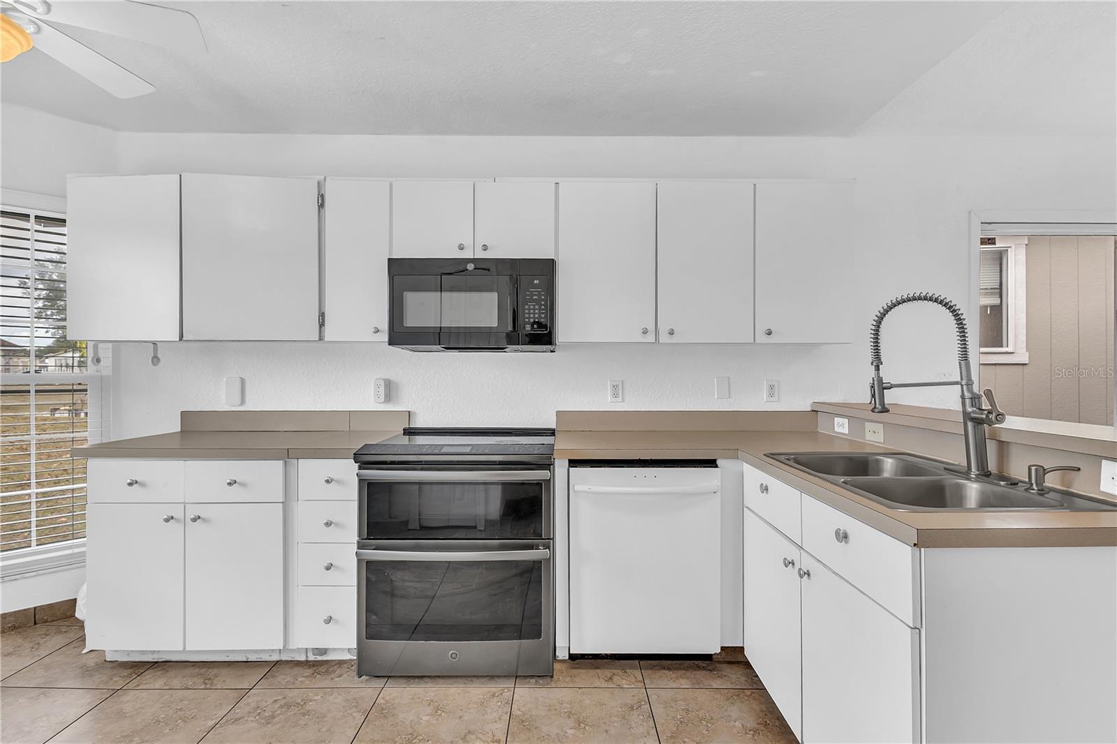 ARBOR RIDGE WEST - Residential