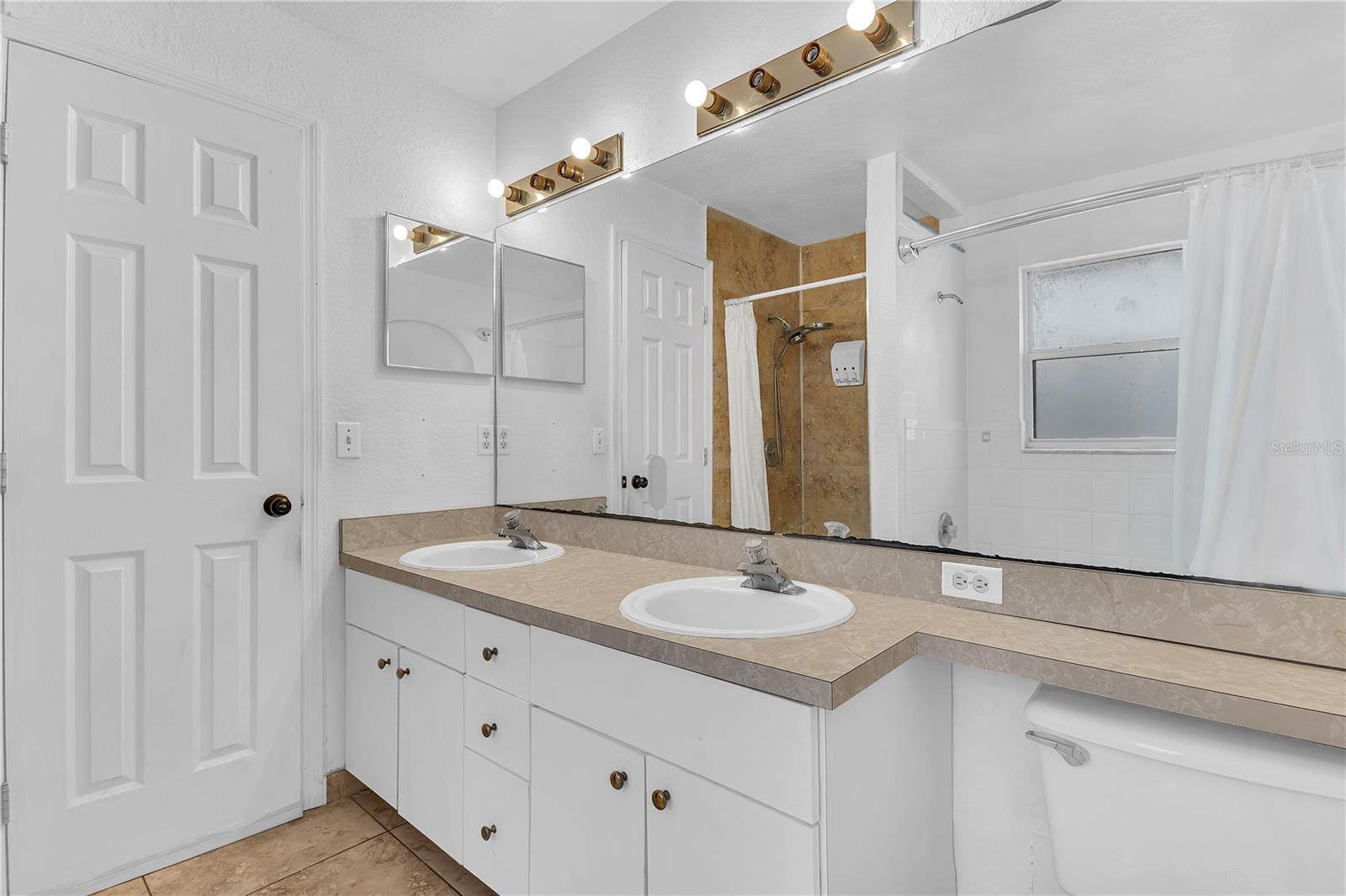 ARBOR RIDGE WEST - Residential