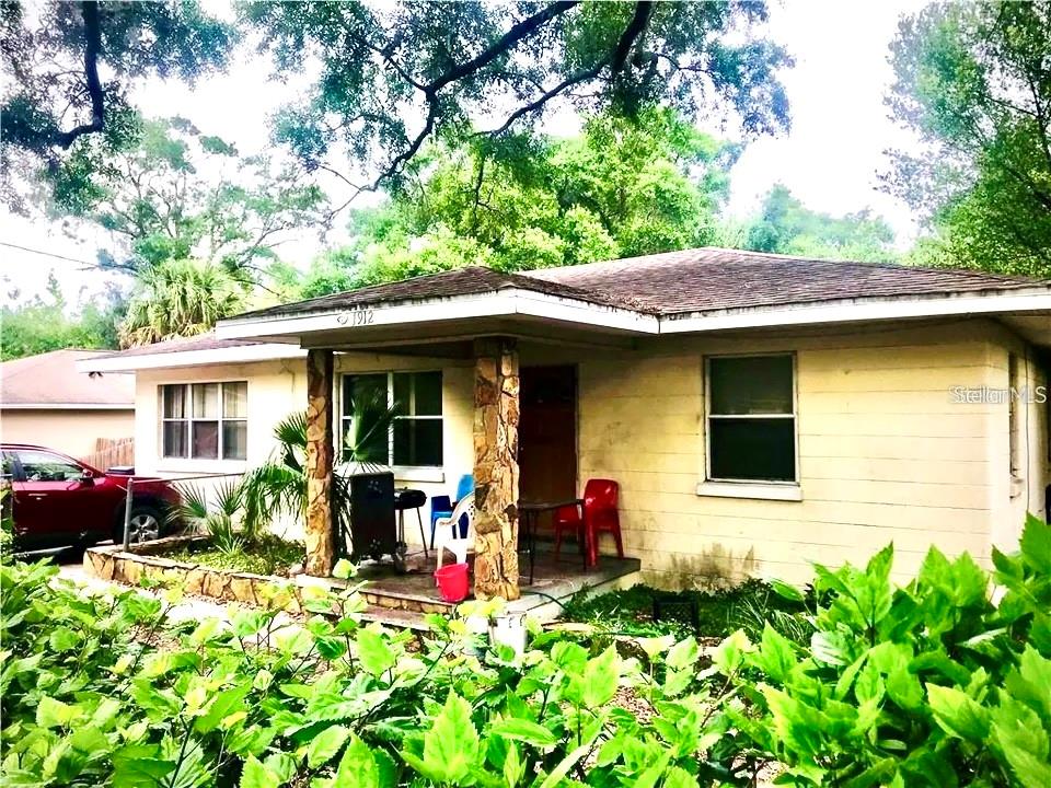 This refreshed Tampa bungalow blends charm with everyday convenience. Minutes from the vibrant Seminole Heights district, you can enjoy local coffee shops, craft breweries, parks, and a relaxed urban atmosphere. The Hillsborough River, Riverwalk, and downtown dining are easily reached using I-275 or nearby bridges.
Inside, thoughtful updates bring a fresh feel without losing the home’s character. The kitchen and bath have been refreshed, the flooring is easy to maintain, and modern fixtures add a polished touch. The layout offers room for a home office, guest space, or creative studio.
Nearby you will find major employers, healthcare providers, and business corridors that make commuting straightforward. Schools serving the area include Seminole Heights Elementary, Memorial Middle, and Plant High School, with private options such as Oak Grove and Berkeley Prep also within reach. Buyers should verify current assignments.
The property’s construction and location provide added reassurance during storm season. Elevated positioning, available shutters, and proximity to evacuation routes provide peace of mind when the weather turns.
With stylish updates, access to dining and entertainment, strong school options, and potential for rental income, this home is suited for both comfortable living and investment purposes. An appraisal is available for review.