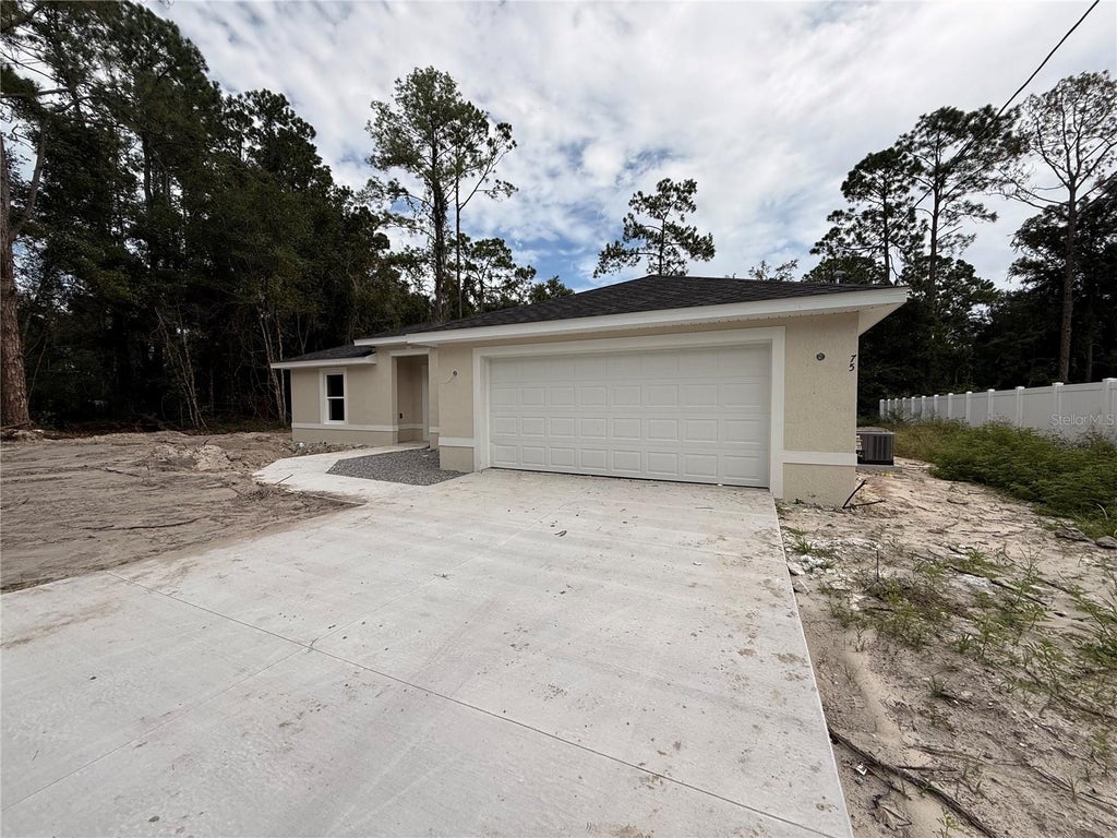 Photo of 75 Locust Drive, Ocala, FL 34472 (MLS # OM733104)