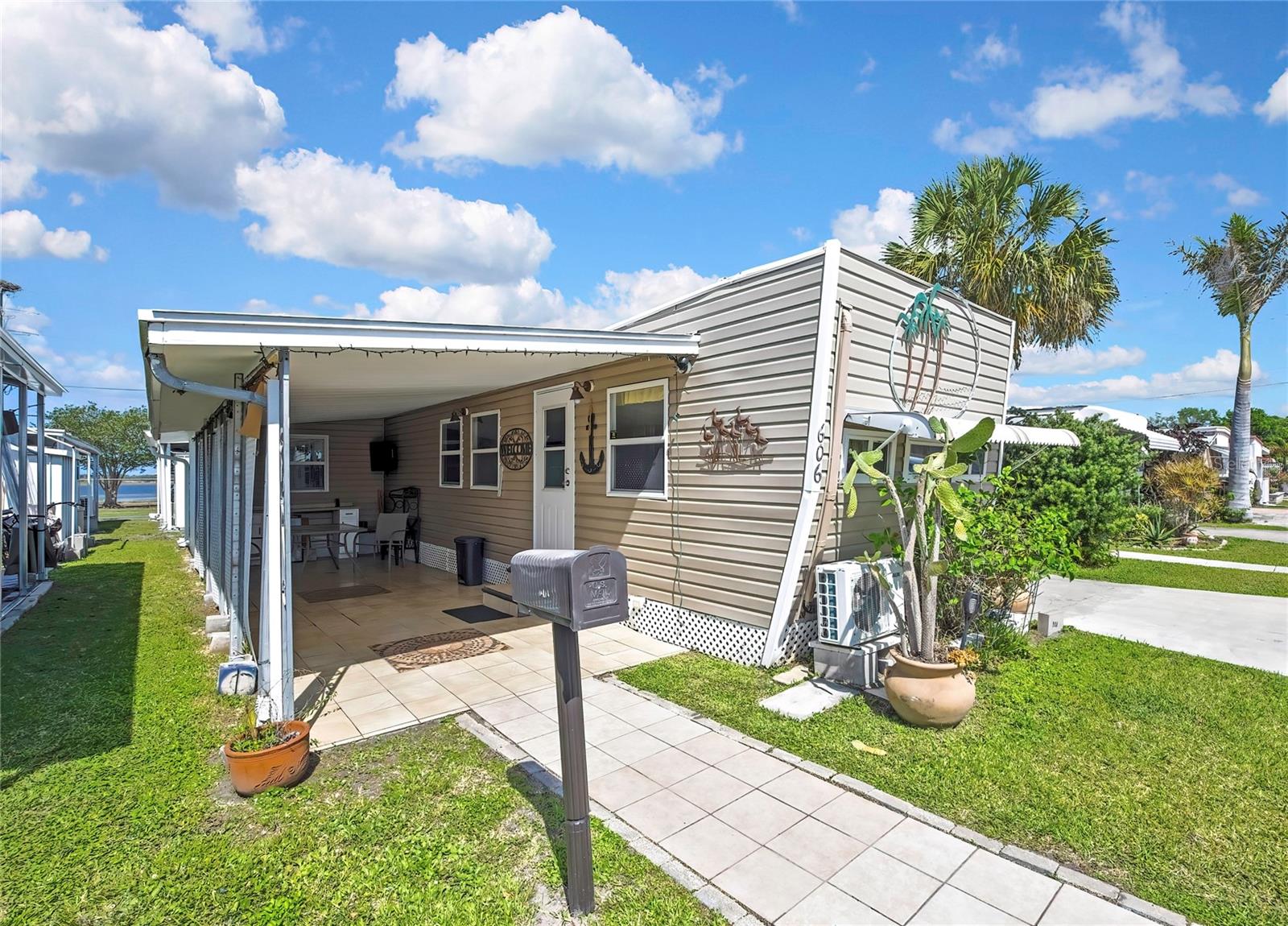 800 32ND AVENUE S 606