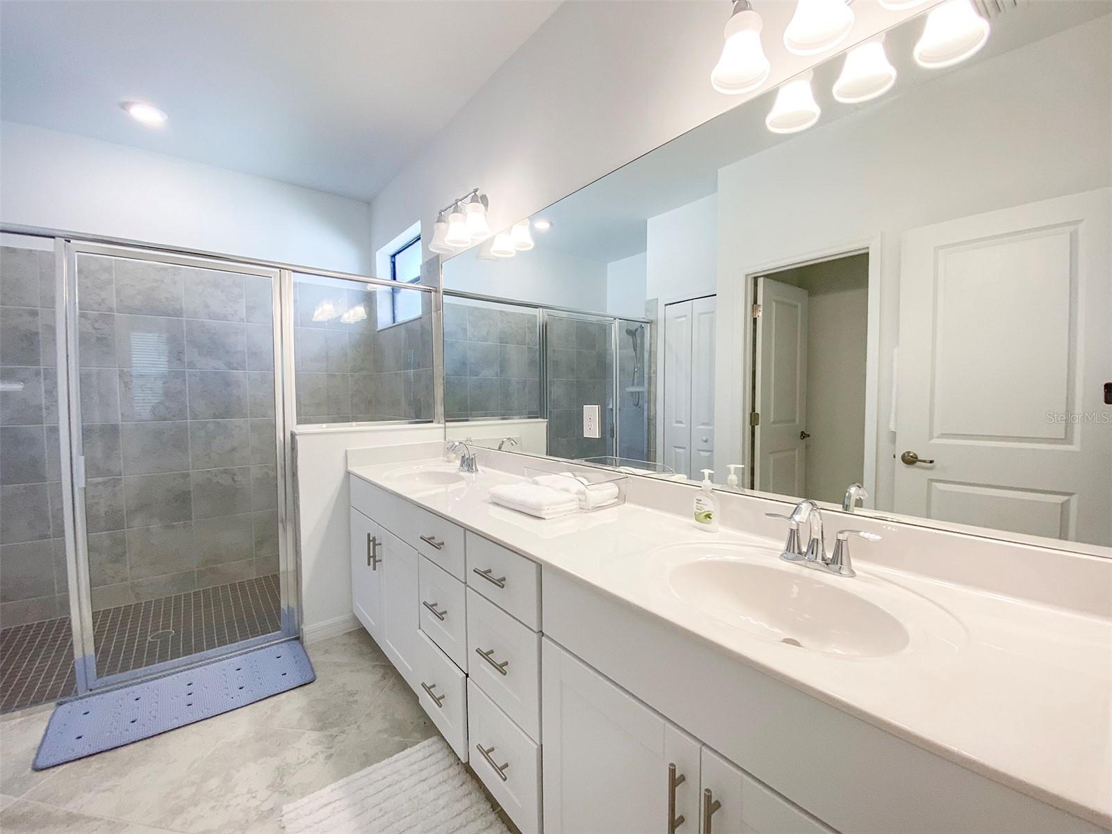 BISCAYNE LANDING - Residential Lease