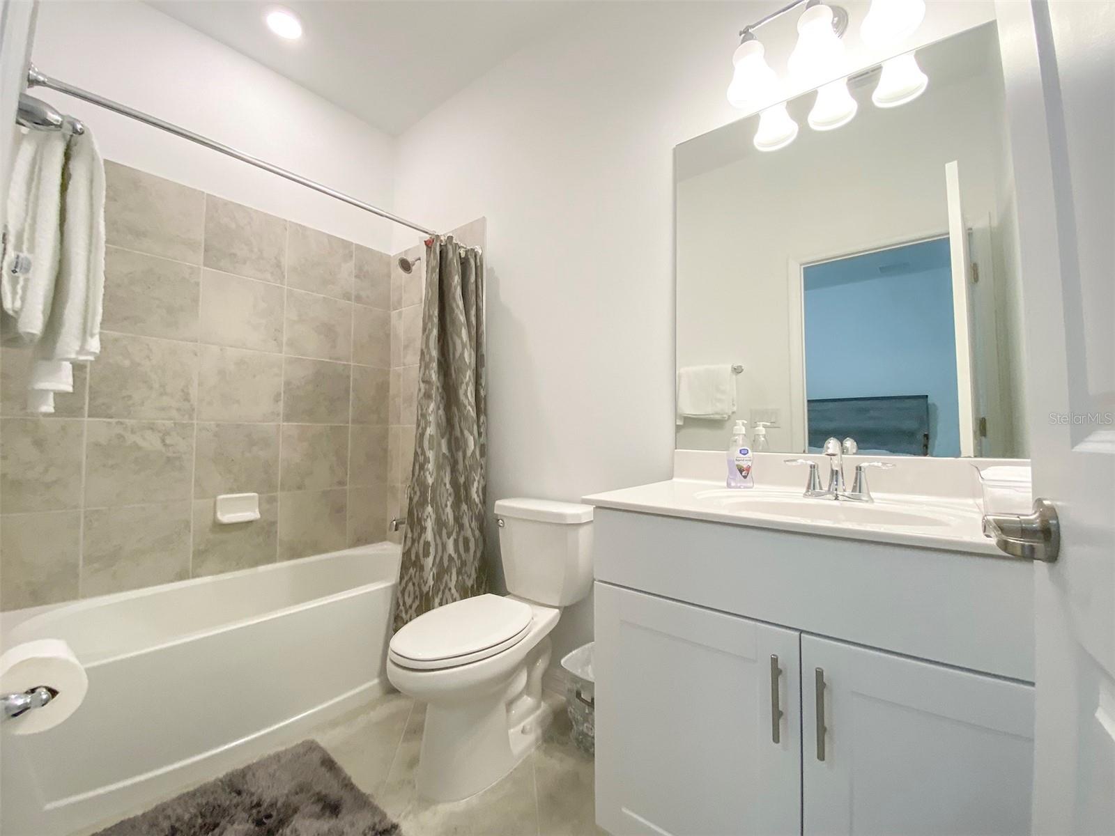BISCAYNE LANDING - Residential Lease