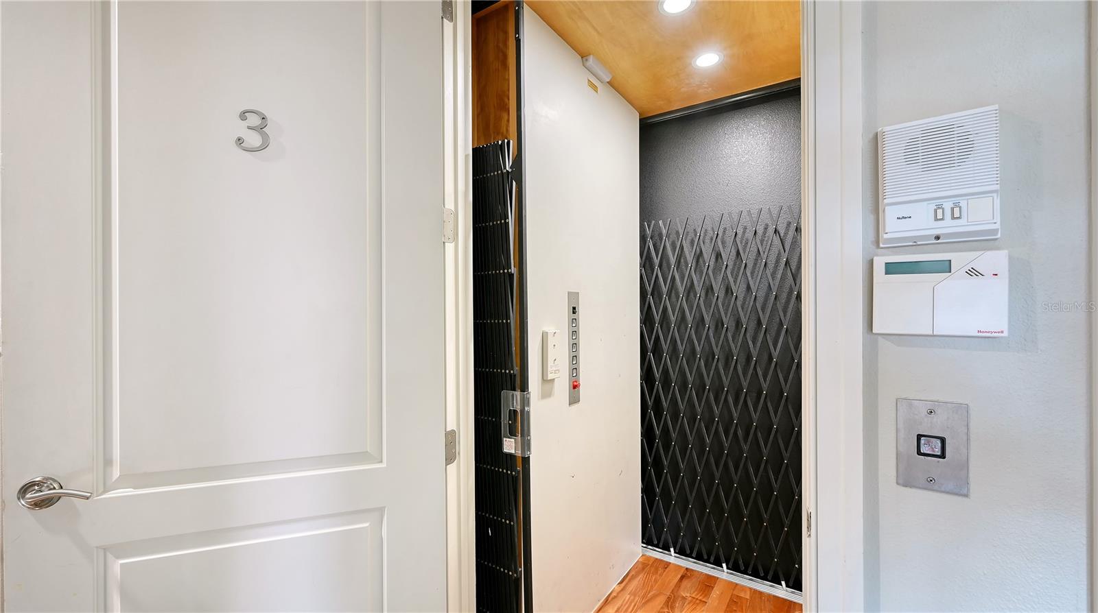 MARQUEE EN VILLE - Residential