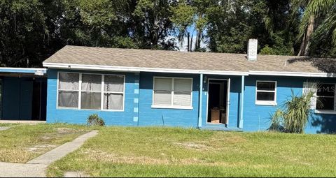 Photo of 1218 Crescent Street, Sanford, FL 32771 (MLS # O6355417)