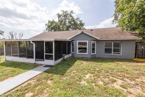 A home in APOPKA