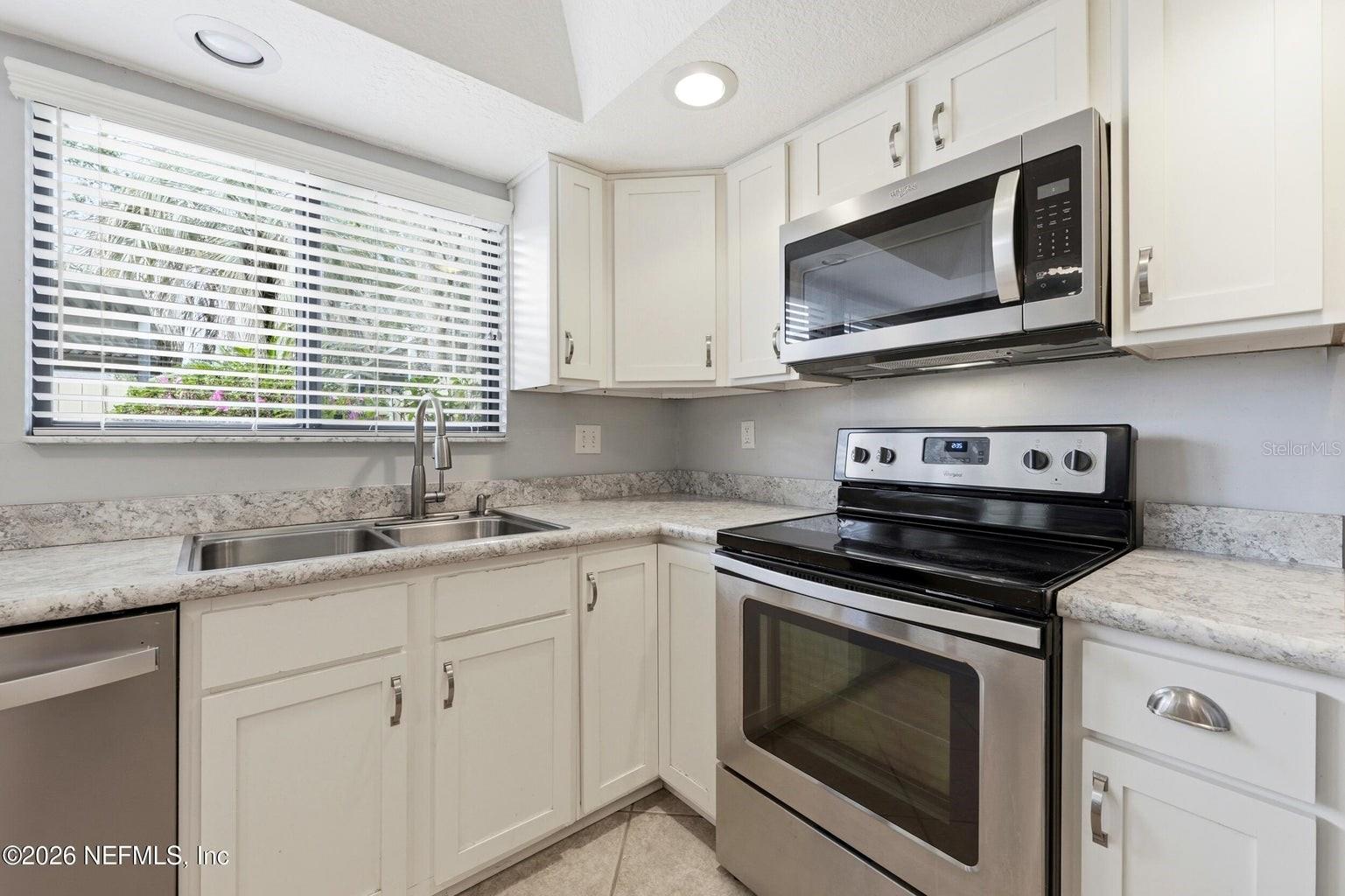 SUTTON PLACE - Residential