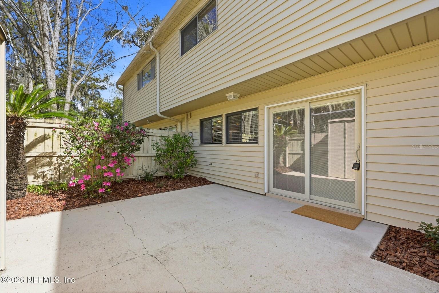 SUTTON PLACE - Residential