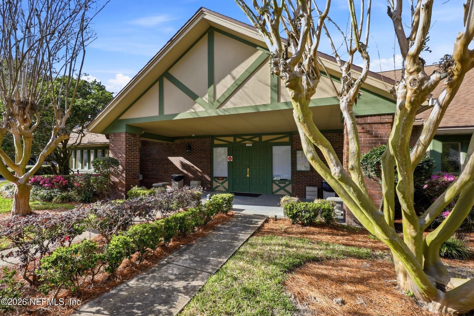 SUTTON PLACE - Residential