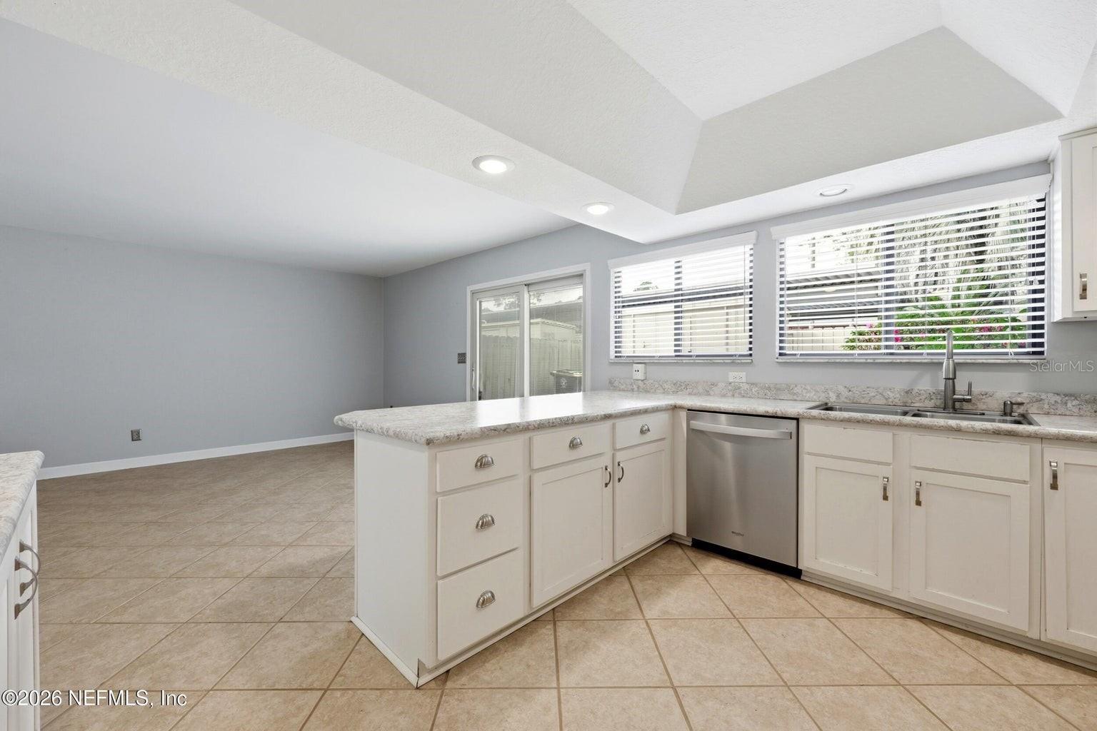 SUTTON PLACE - Residential