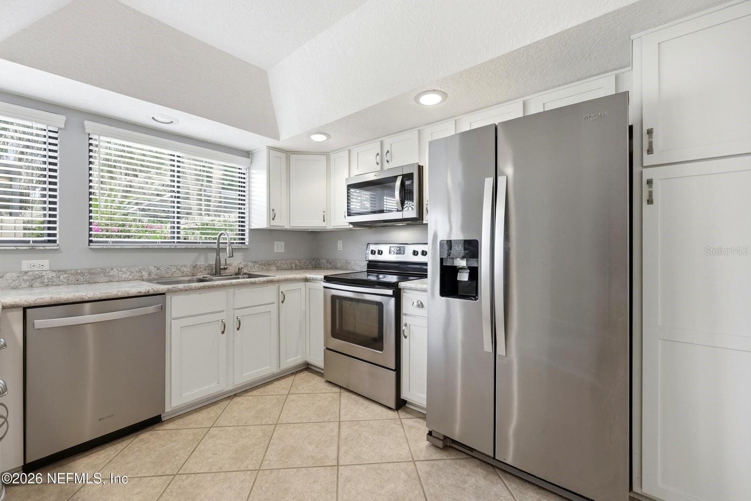 SUTTON PLACE - Residential