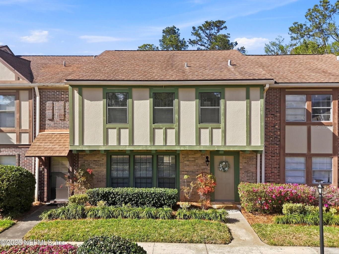 SUTTON PLACE - Residential