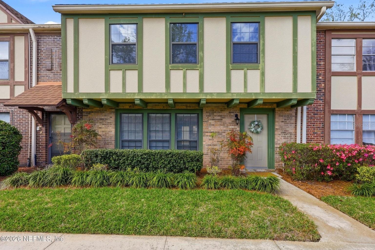 SUTTON PLACE - Residential