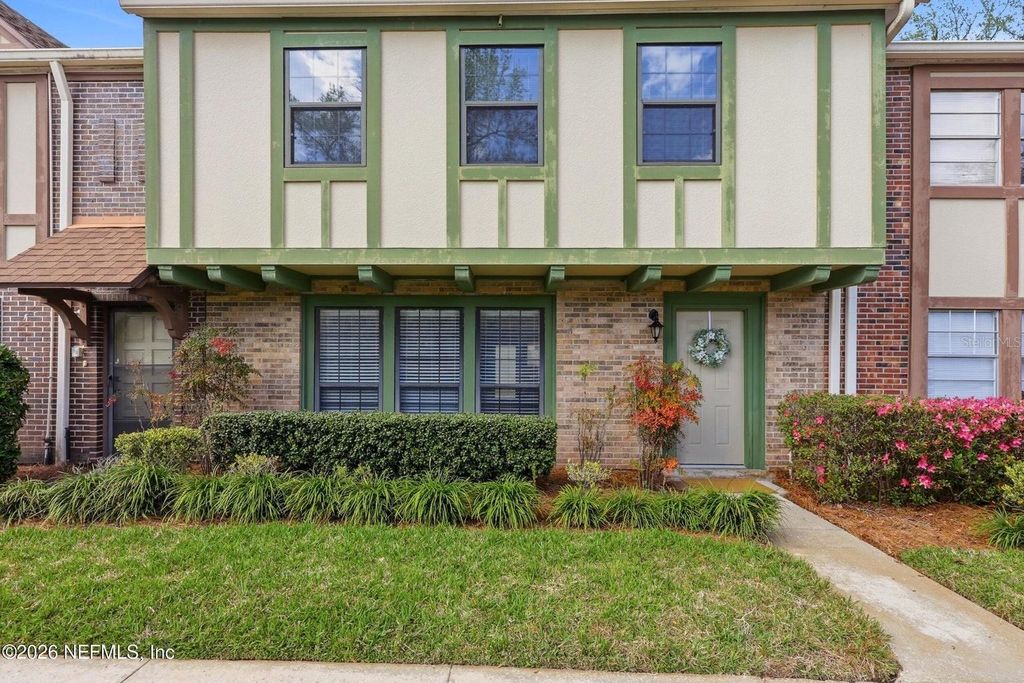 Photo of 8153 Sutton Place N, Jacksonville, FL 32217 (MLS # O6406550)