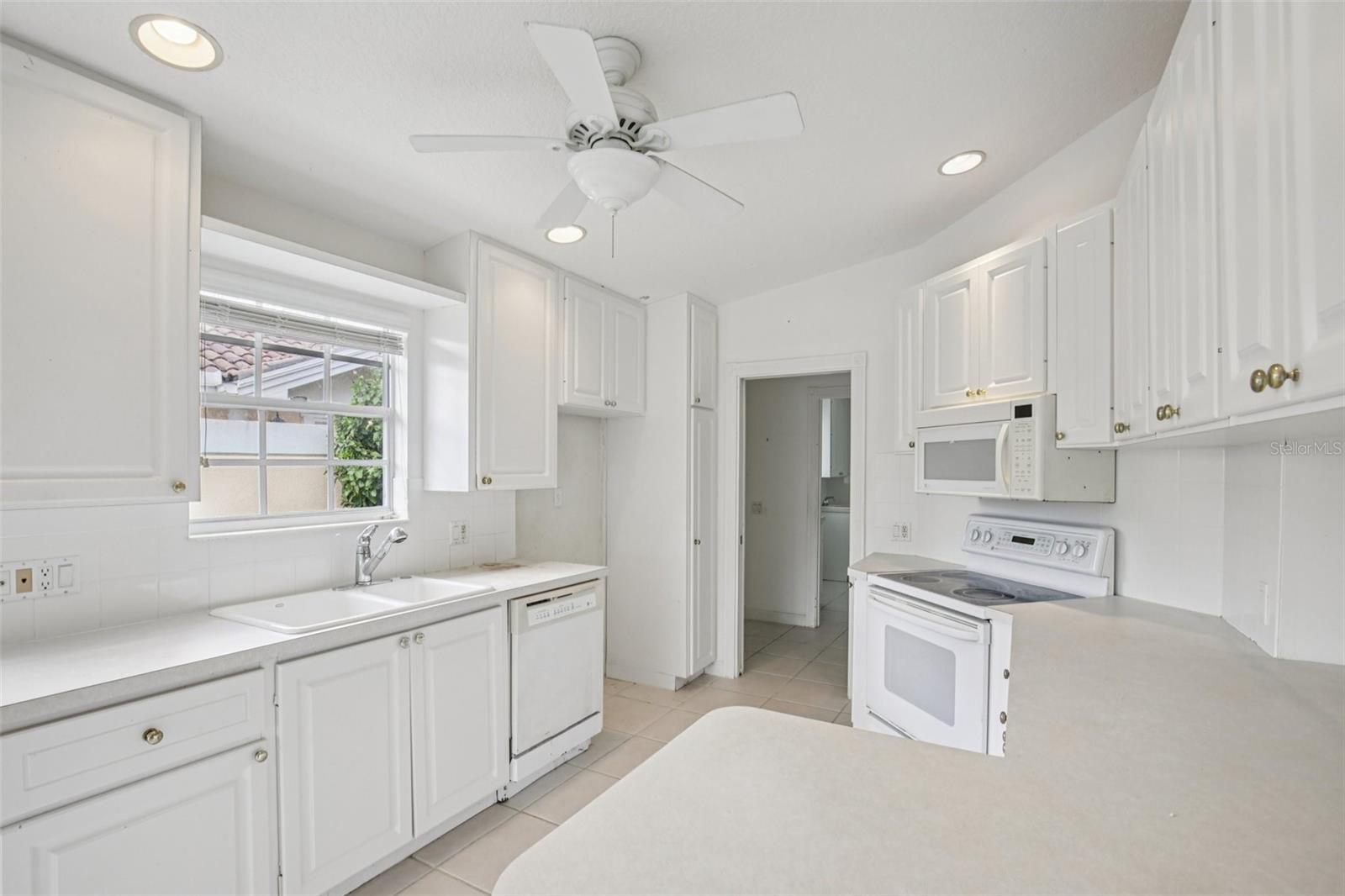 VILLAGEWALK - Residential