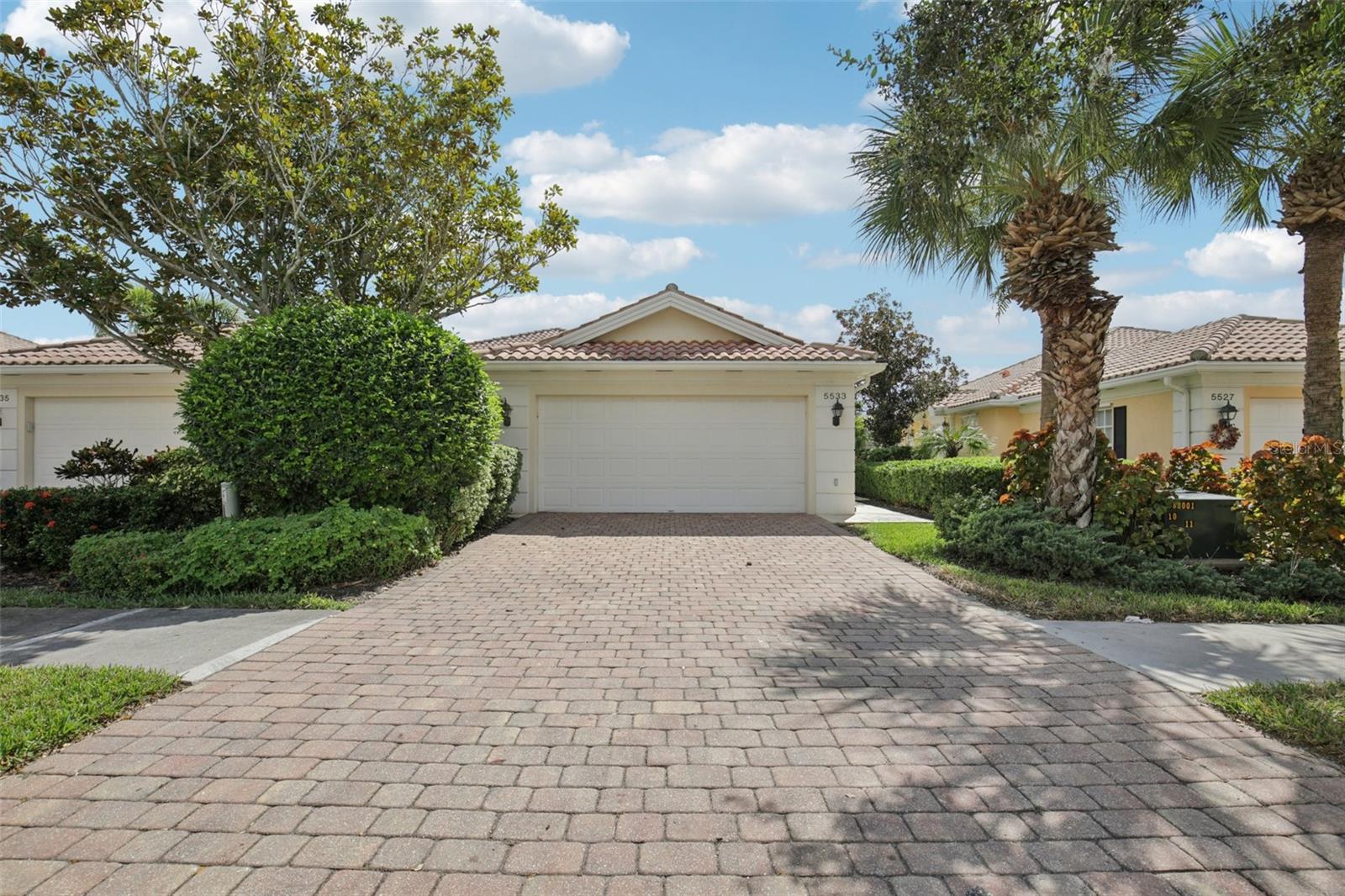 VILLAGEWALK - Residential