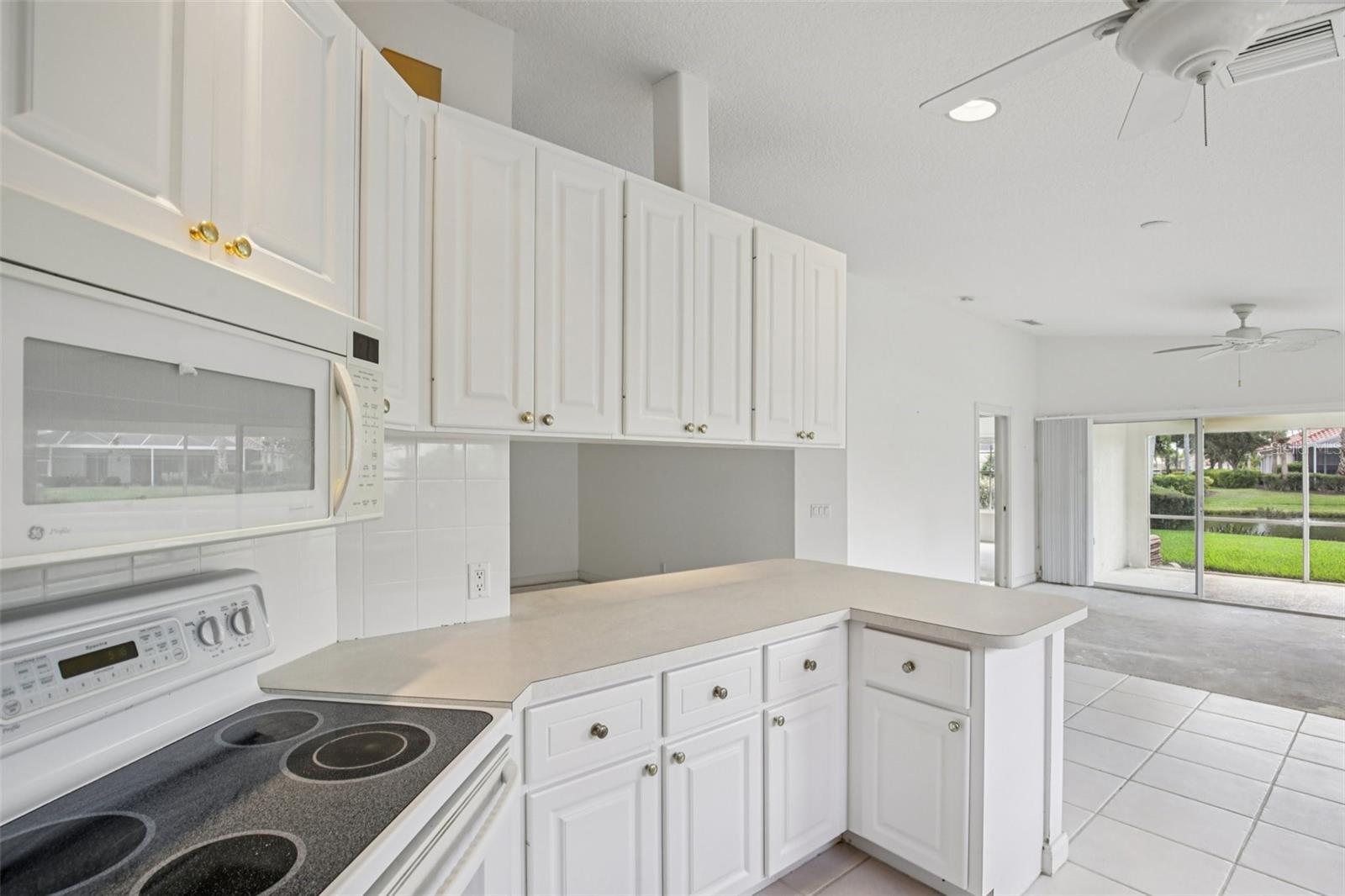 VILLAGEWALK - Residential