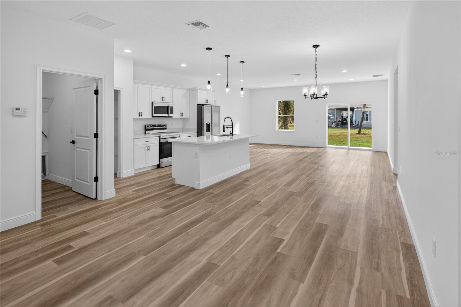 CITRUS SPGS UNIT 09 - Residential Lease