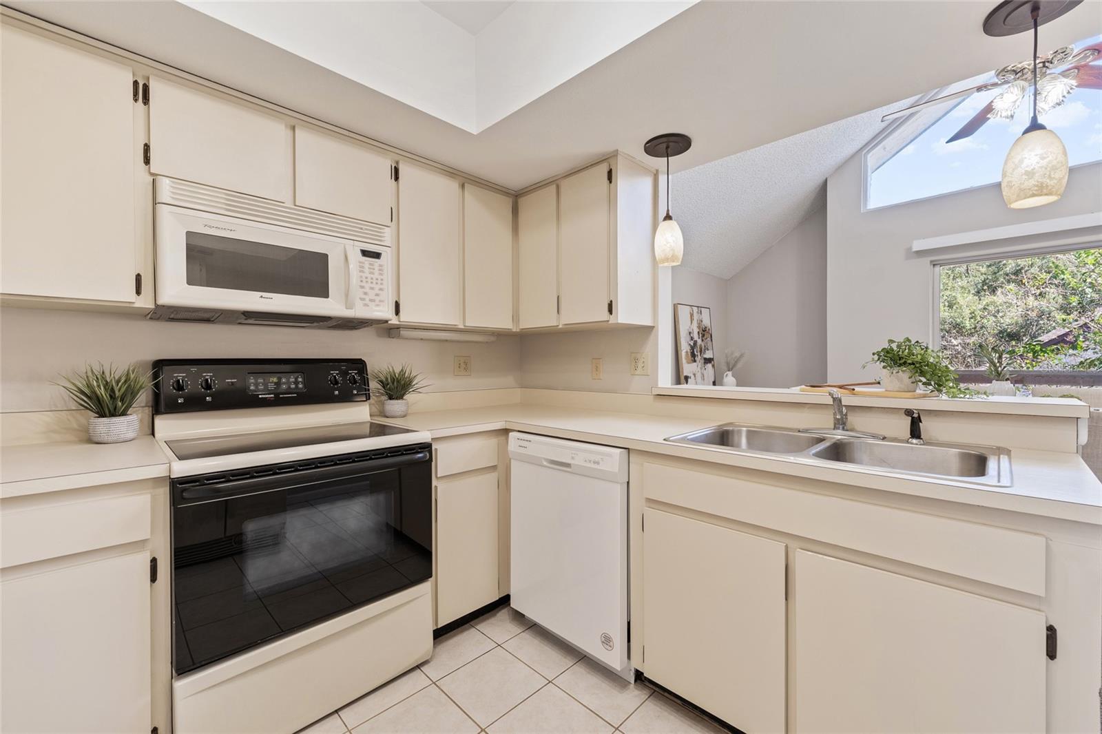 KIMBERLEA CONDO - Residential