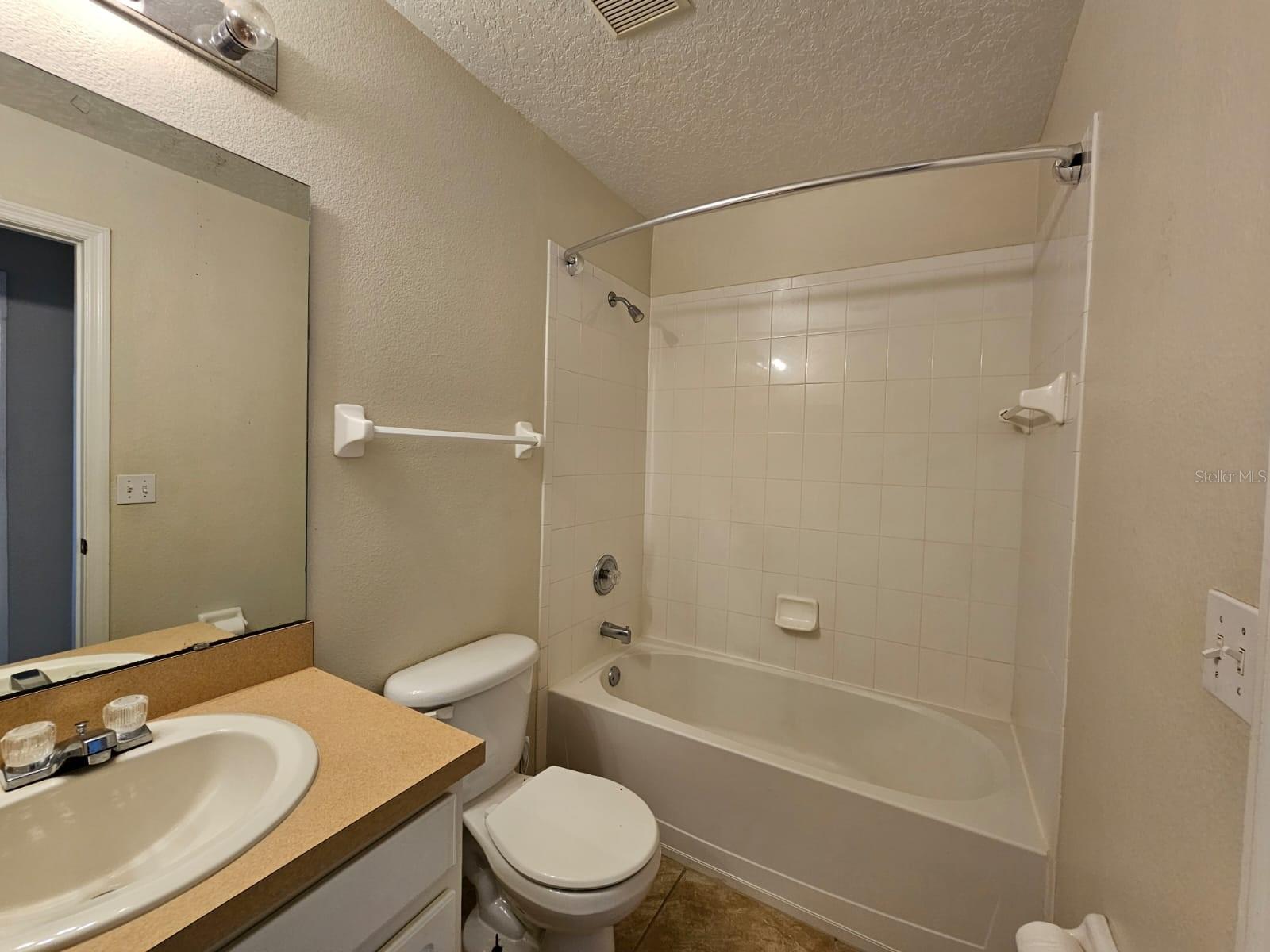 OAKCREST/SOUTHMEADOWPH N - Residential Lease