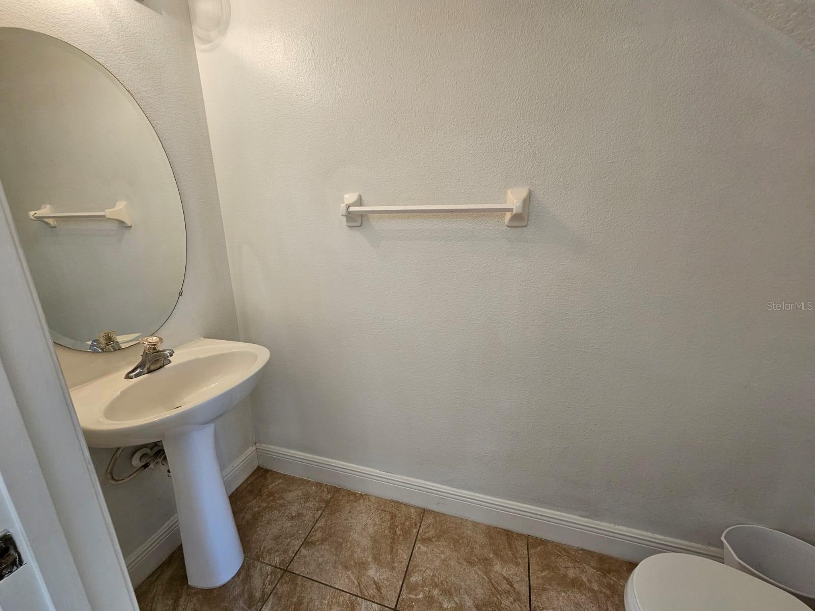 OAKCREST/SOUTHMEADOWPH N - Residential Lease