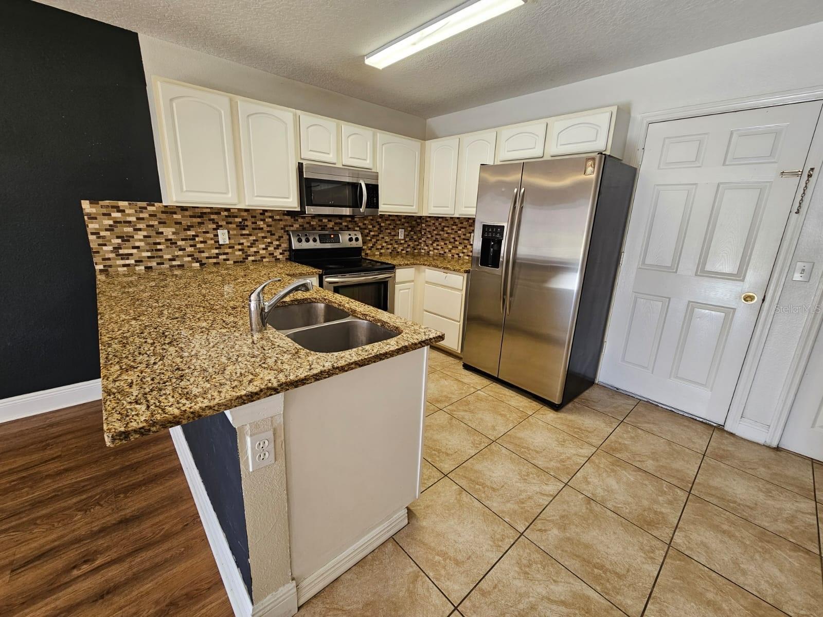 OAKCREST/SOUTHMEADOWPH N - Residential Lease