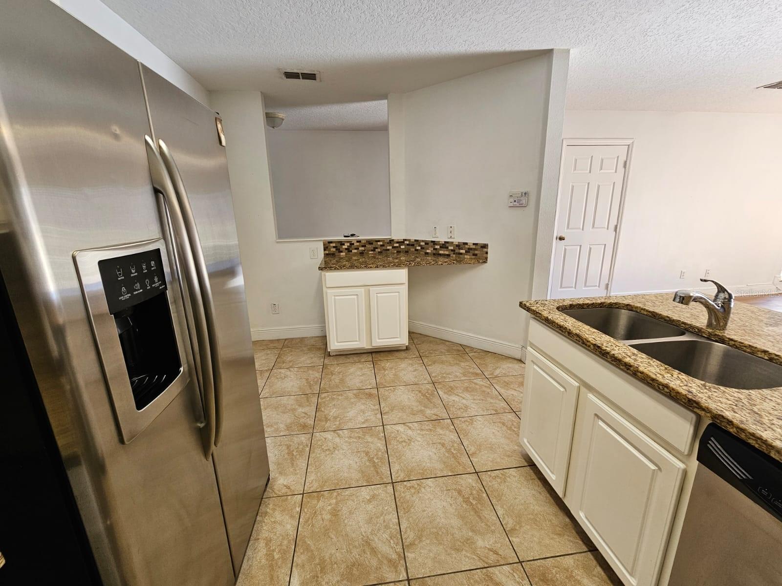 OAKCREST/SOUTHMEADOWPH N - Residential Lease