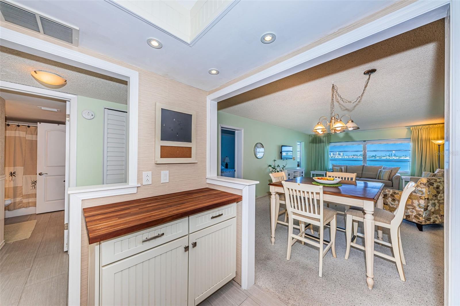 LEXINGTON TOWERS CONDO - Residential