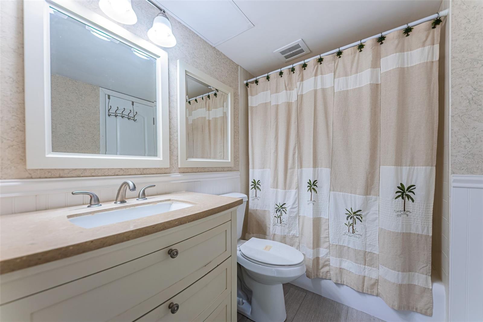 LEXINGTON TOWERS CONDO - Residential