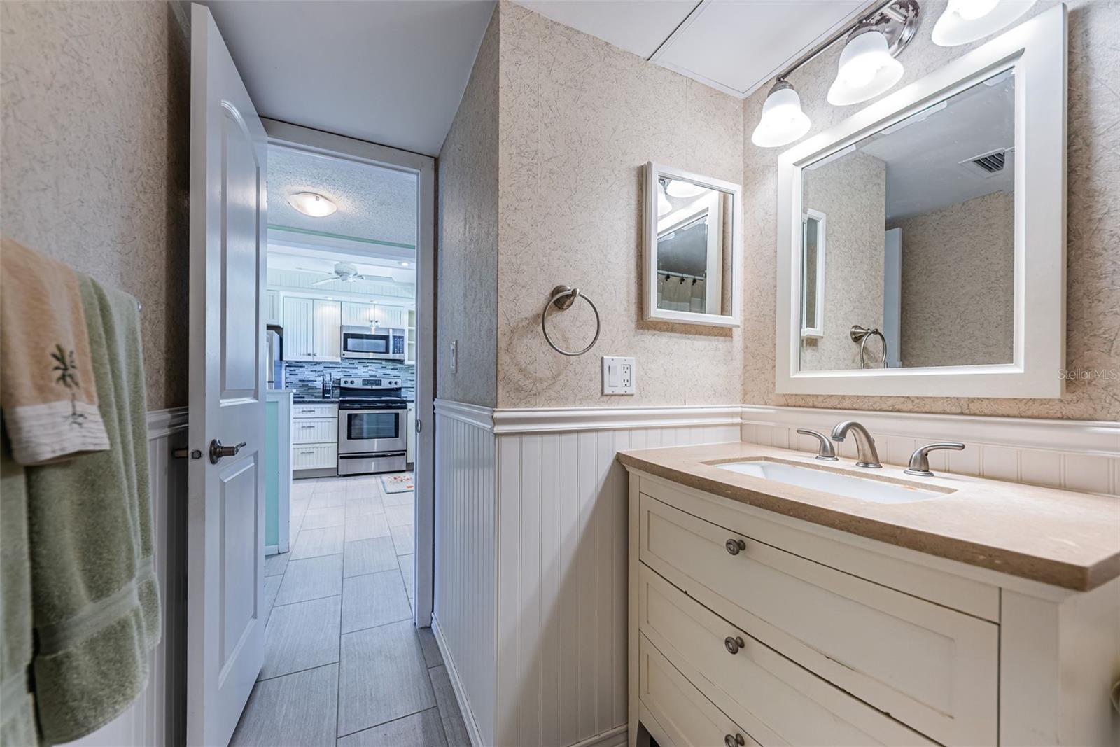 LEXINGTON TOWERS CONDO - Residential