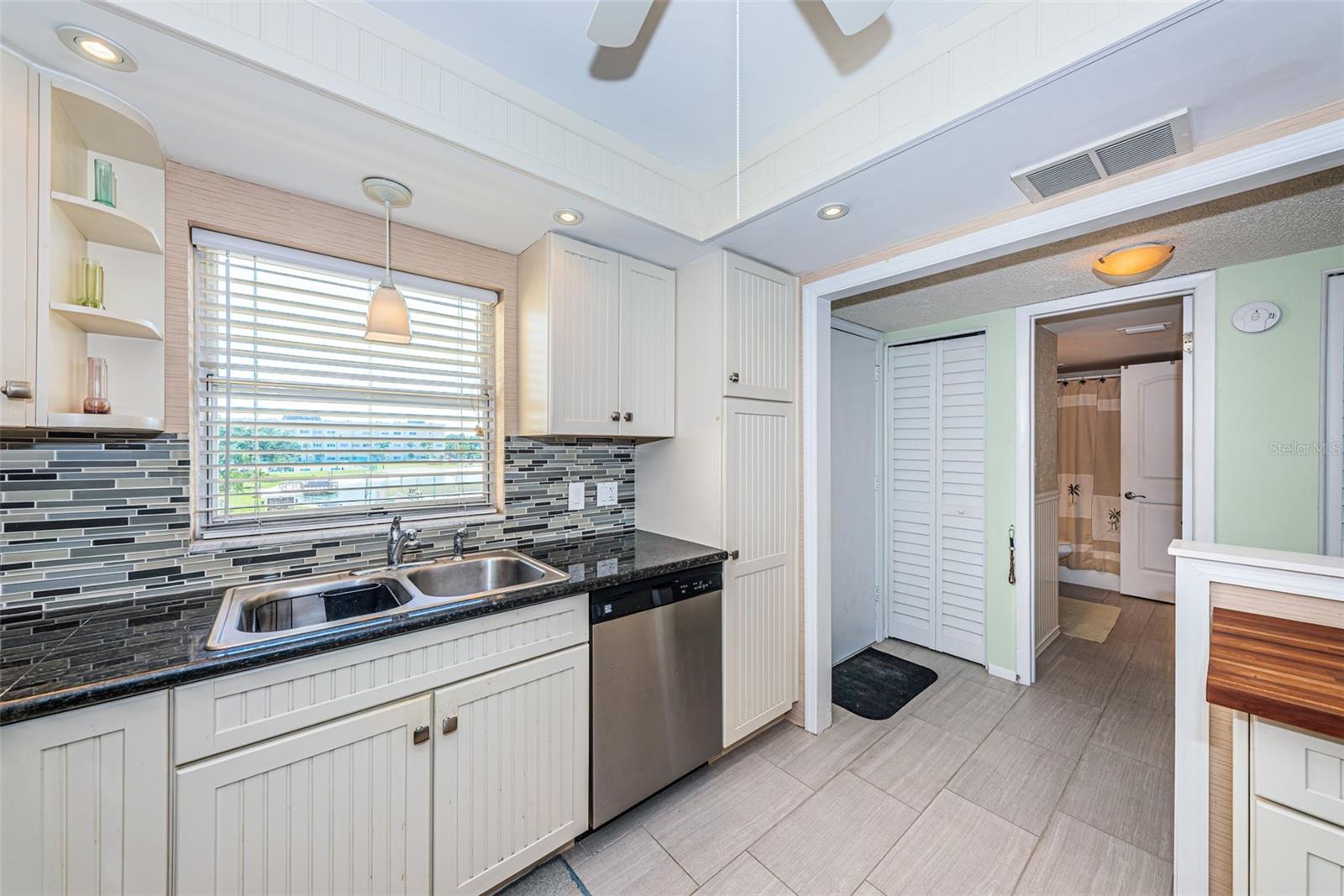 LEXINGTON TOWERS CONDO - Residential