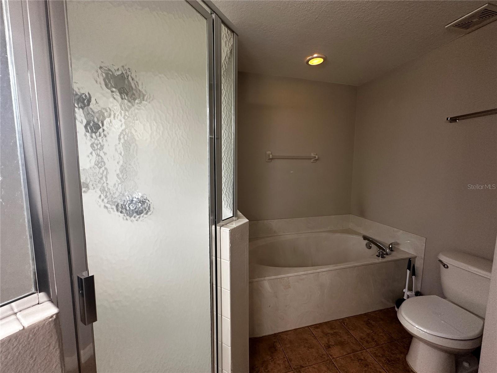 MARION OAKS UN 01 - Residential Lease