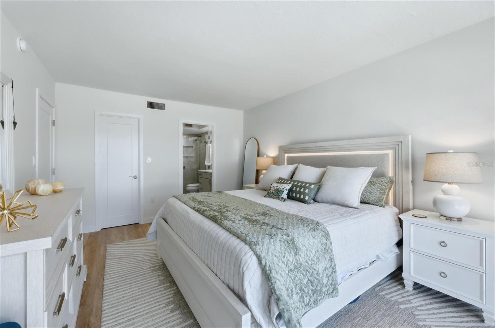 GULF HORIZONS - Residential