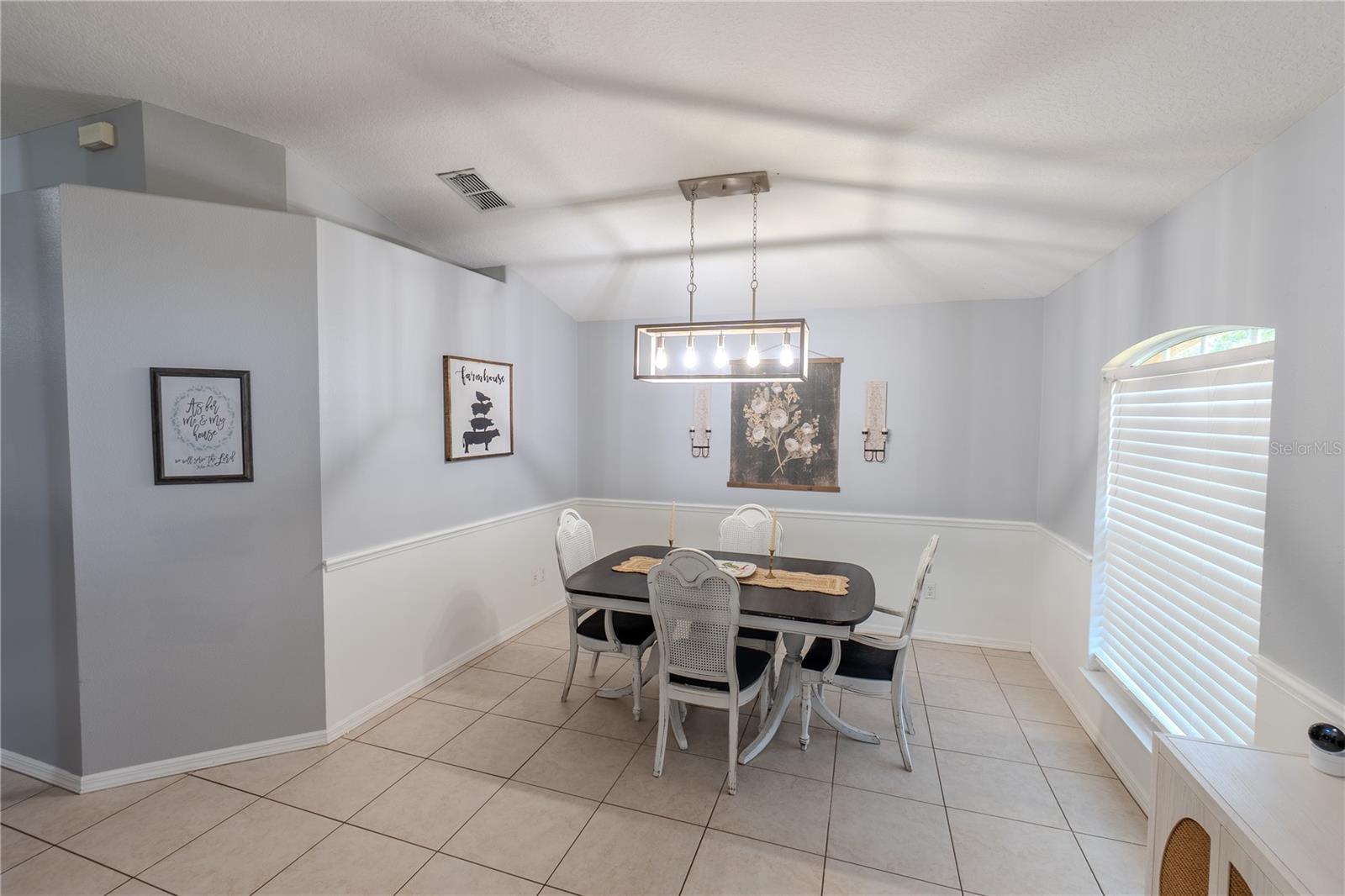 2040 BOBTAIL DRIVE
