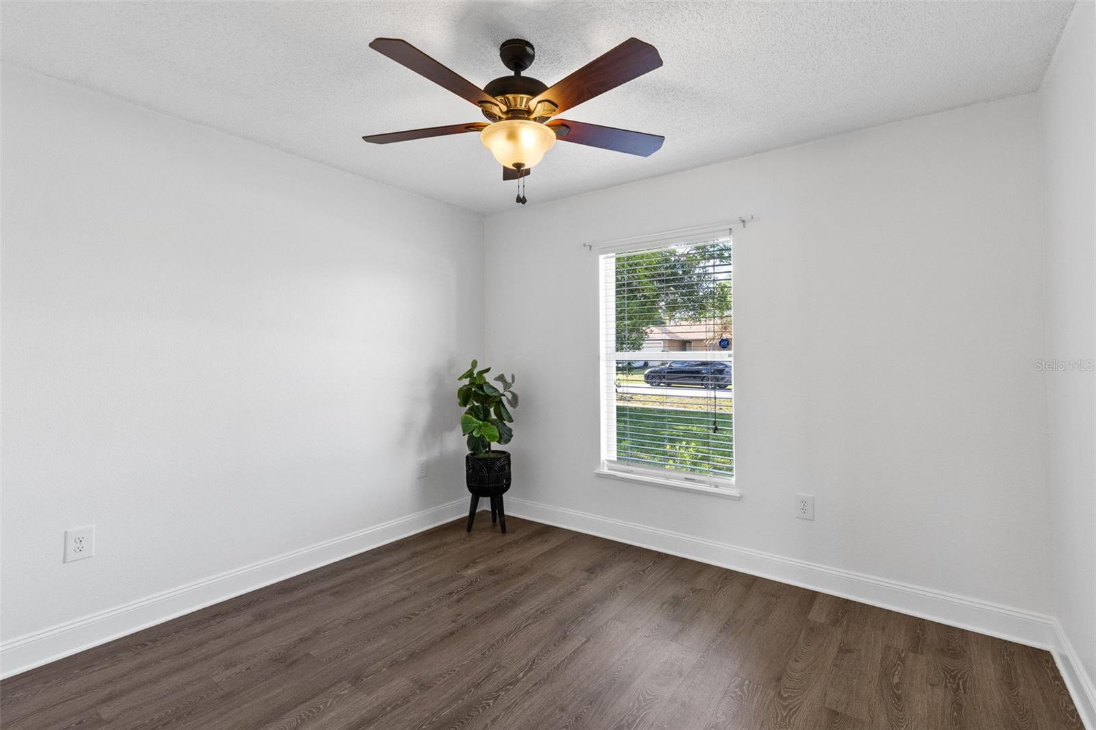 DELTONA LAKES - Residential