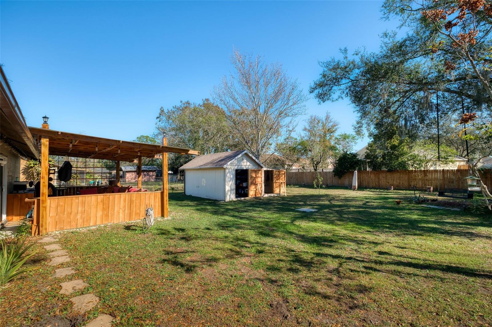 PALM LAKES ESTATES - Residential