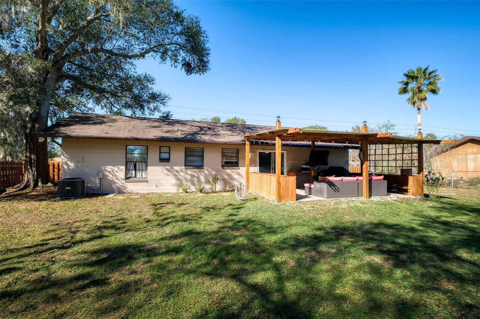 PALM LAKES ESTATES - Residential