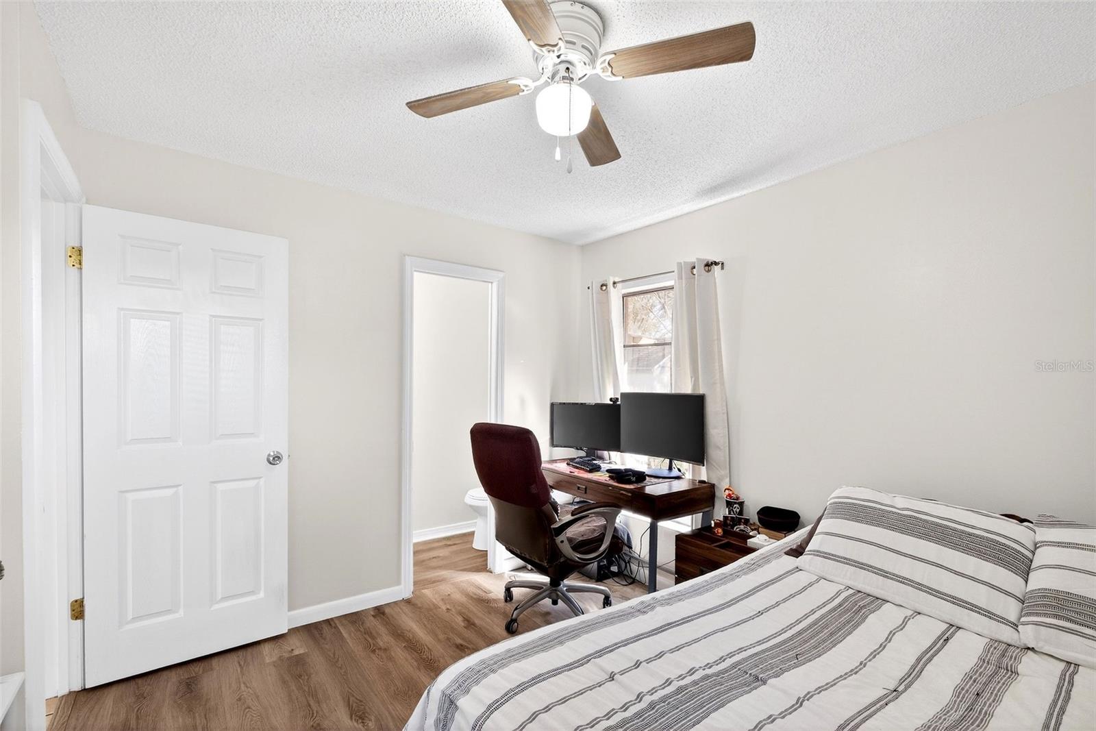 PALM LAKES ESTATES - Residential