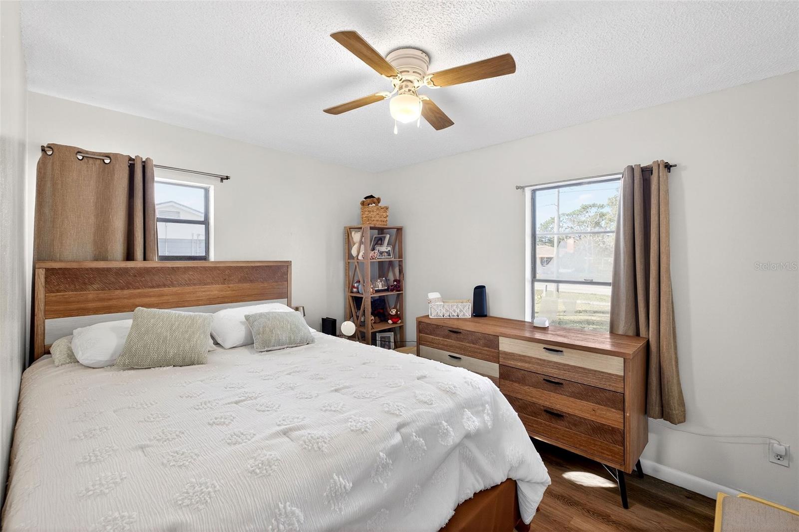 PALM LAKES ESTATES - Residential