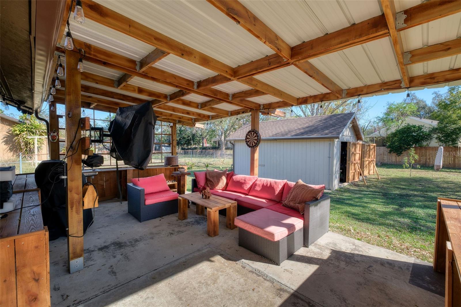 PALM LAKES ESTATES - Residential