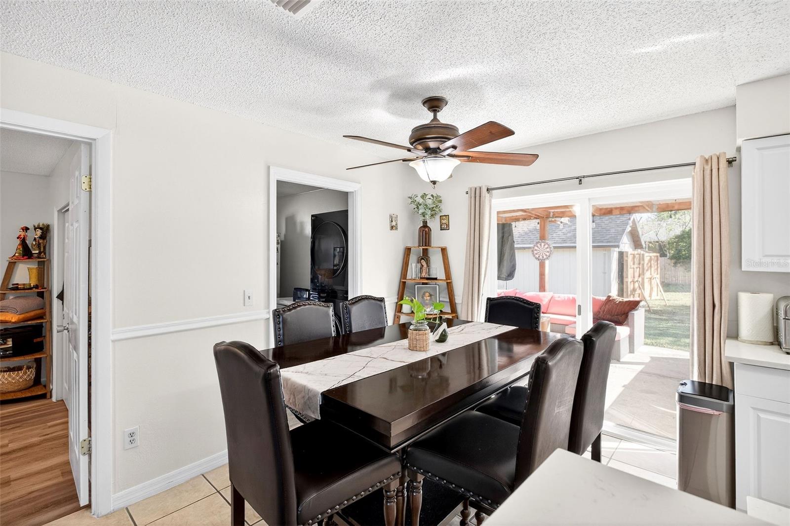 PALM LAKES ESTATES - Residential