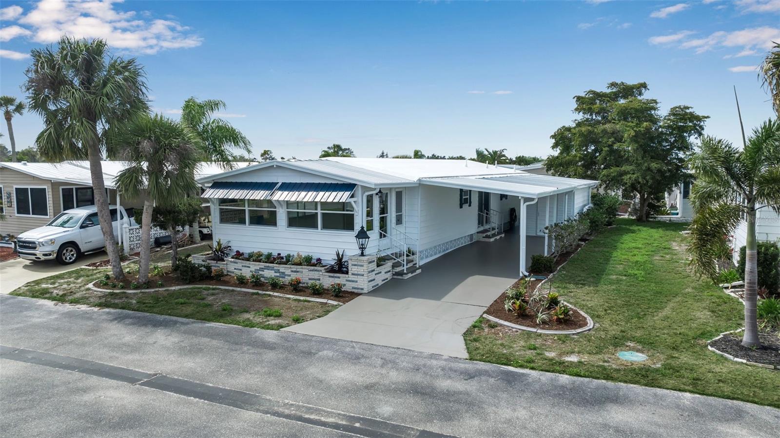 3 N DE LAS PALMAS STREET