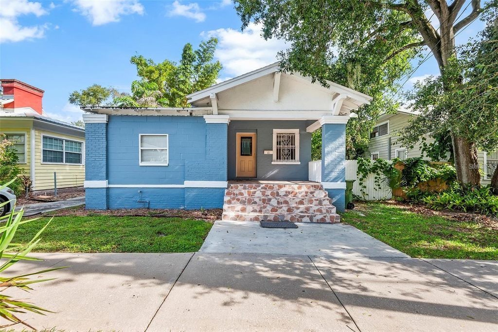 Photo of 811 W Amelia Avenue, Tampa, FL 33602 (MLS # O6392575)