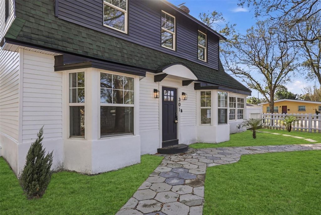 Photo of 301 81st Avenue NE, St Petersburg, FL 33702 (MLS # O6387092)