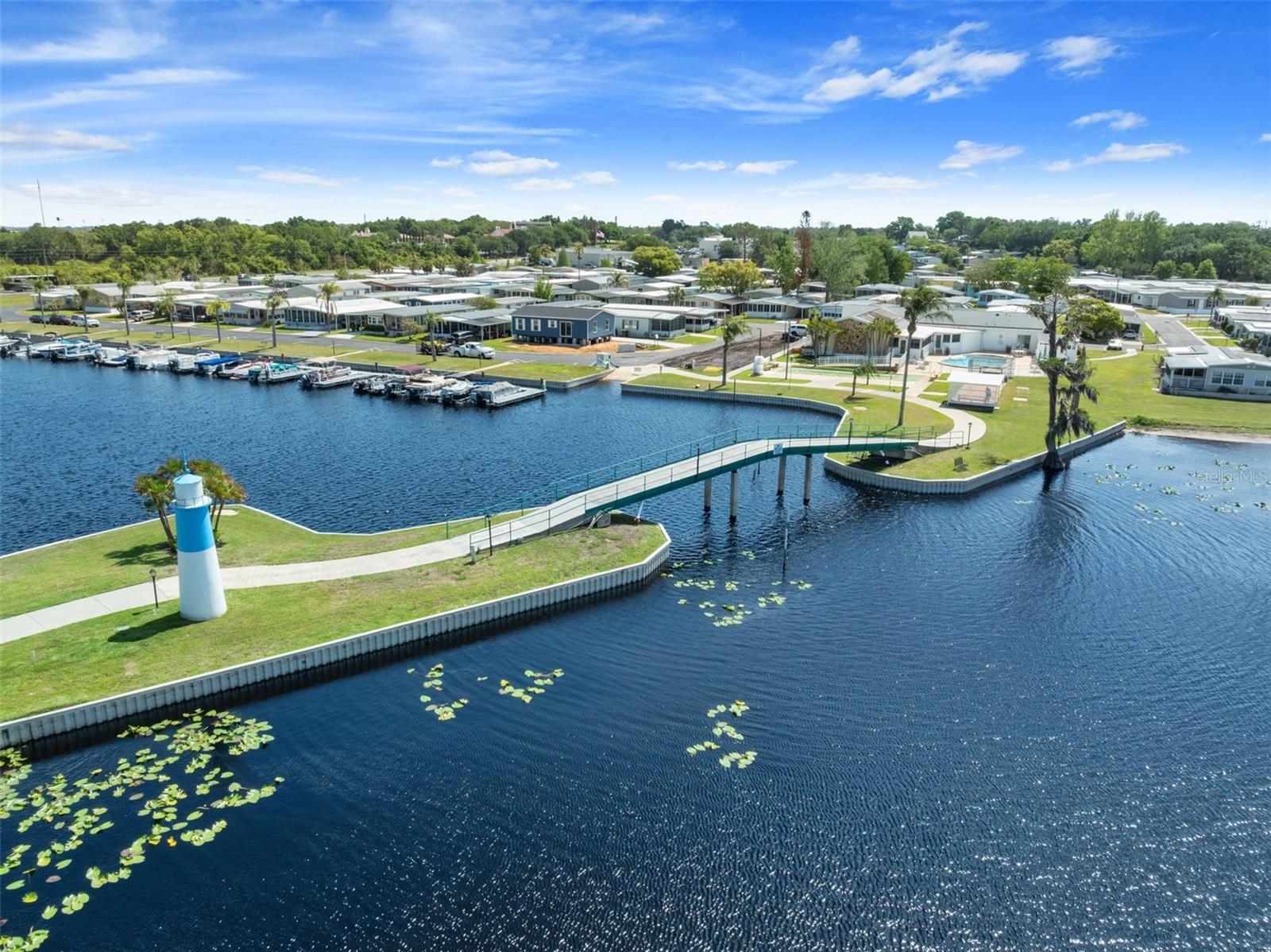 CLERMONT EMERALD LAKES CO-OP LT 01 - Residential