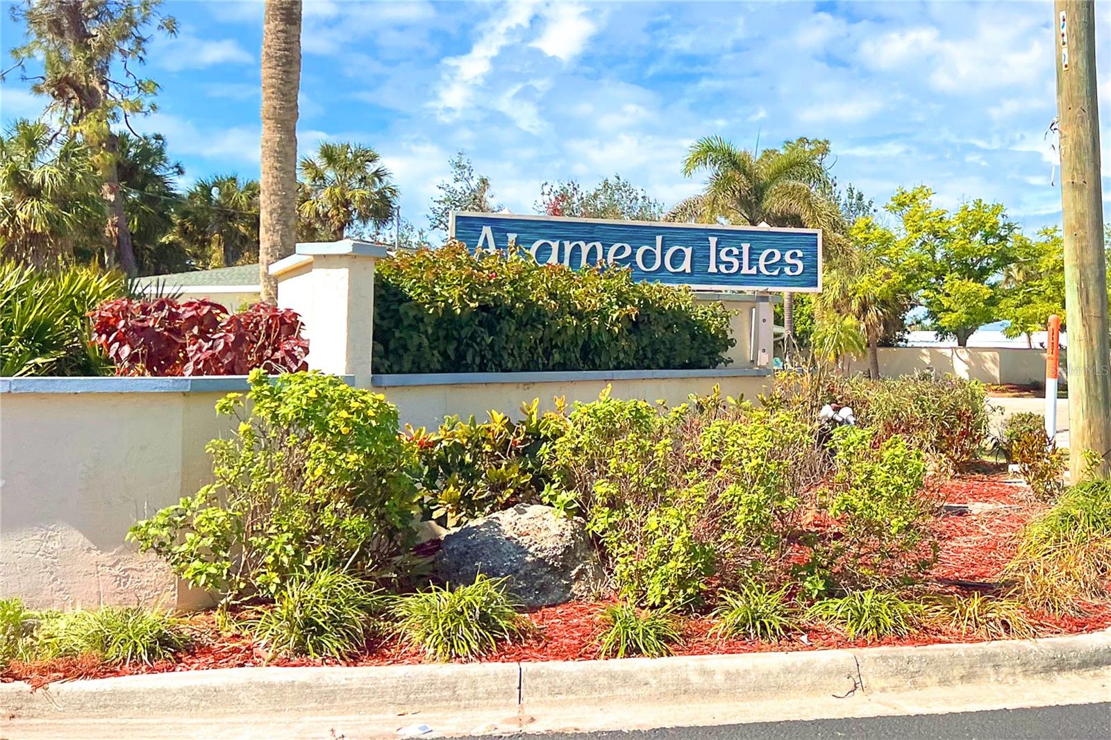 ALAMEDA ISLES - Residential